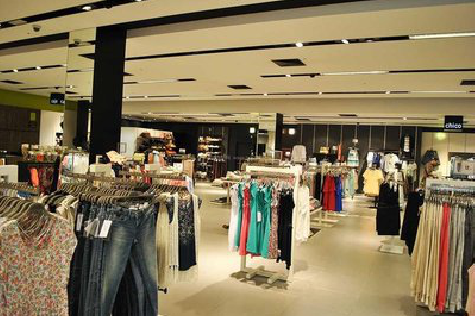 若尔盖商场里的店面怎么装修？